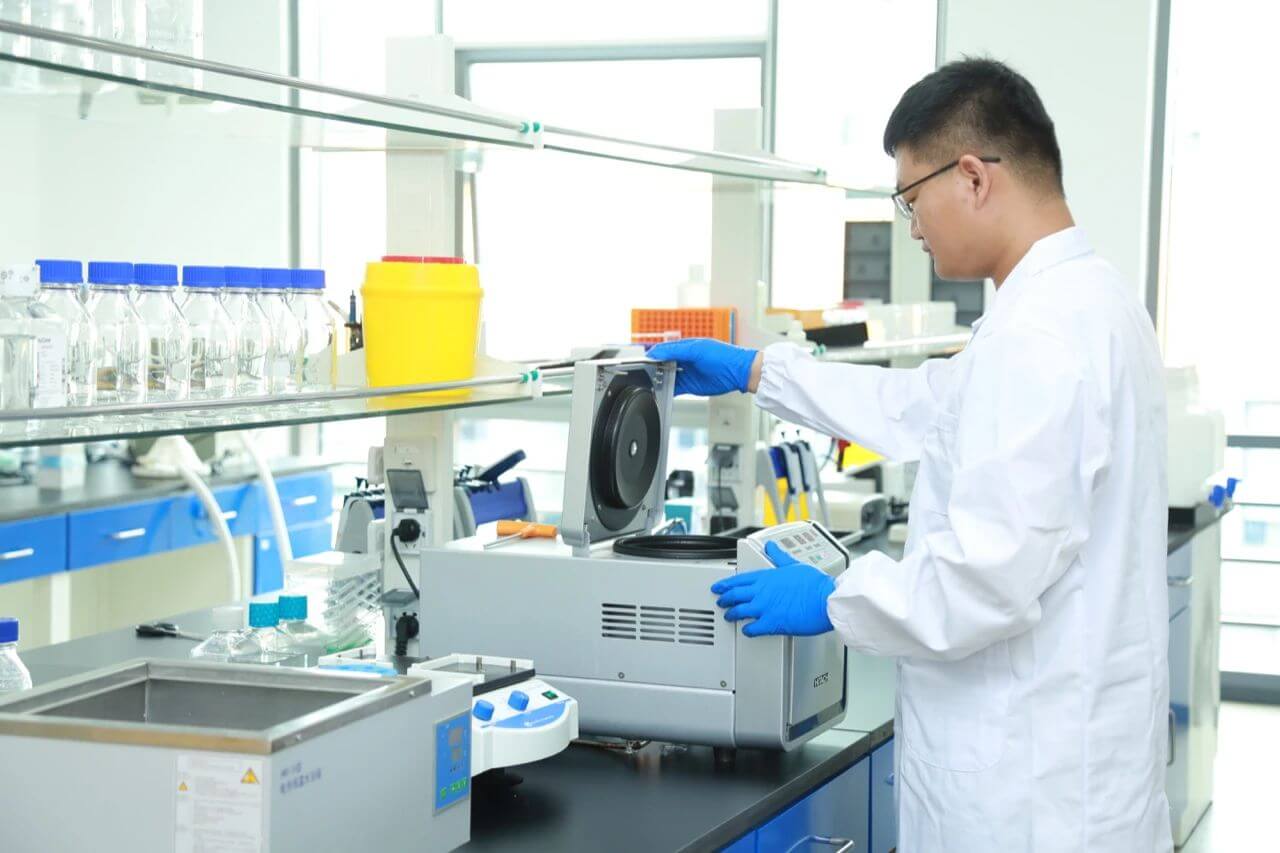 逻晟生物研发尝试室1.jpg 逻晟生物研发尝试室1.jpg